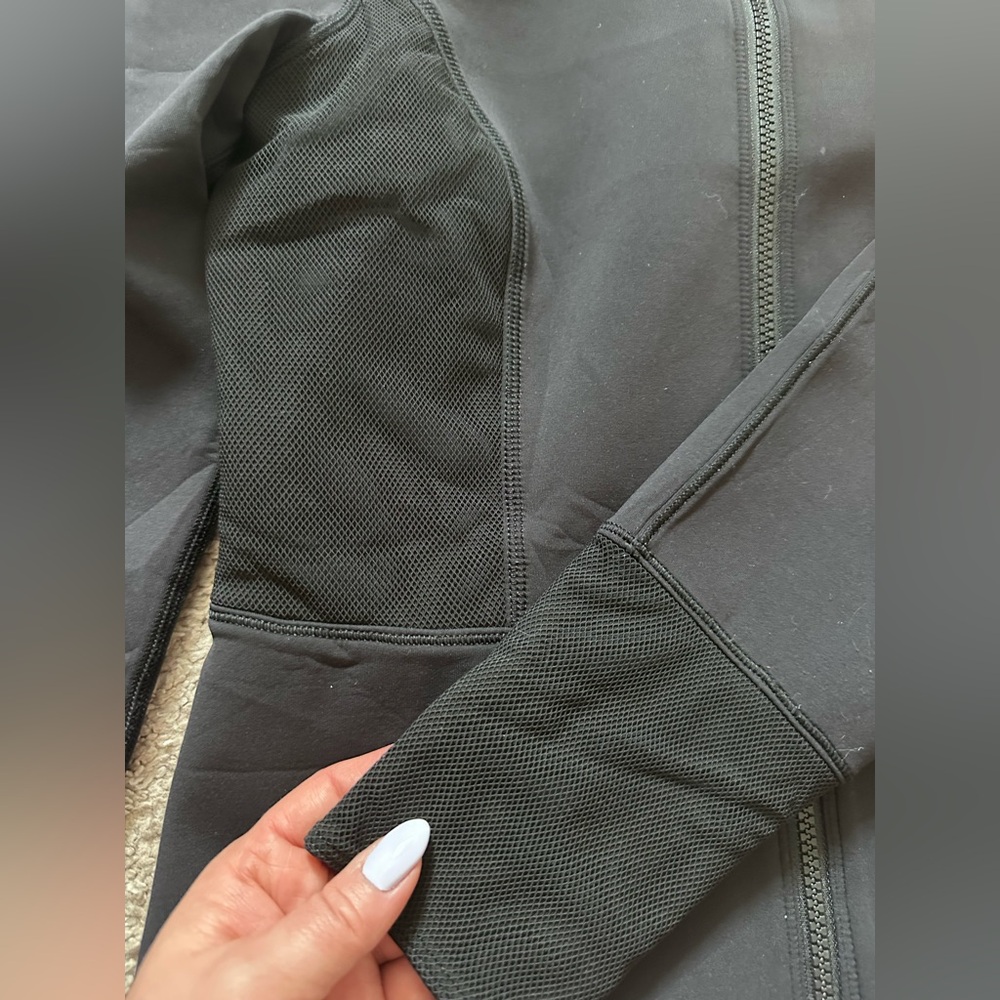 LULULEMON  Women’s Black Zip-Front Performance Jacket - Picture 4 of 6